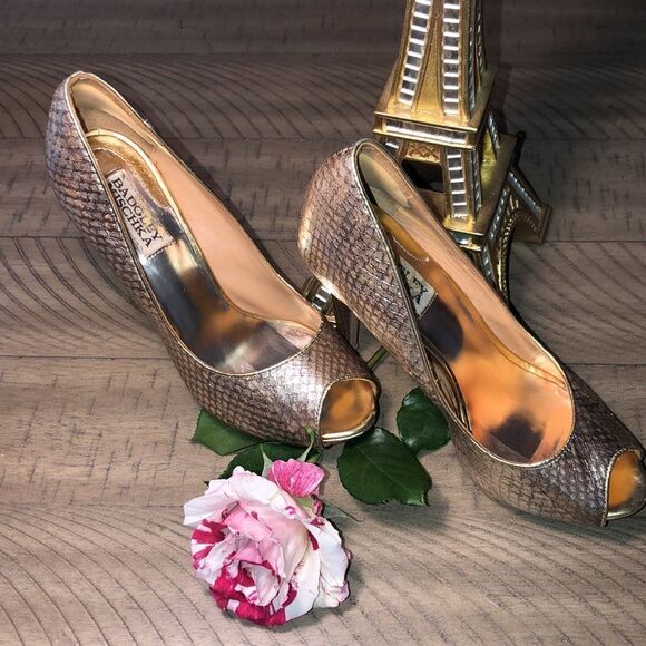 Badgley Mischika’ Humbee Gold Sparkle ✨ Open Toe Pump Snakeskin Look Leather - Picture 8 of 17